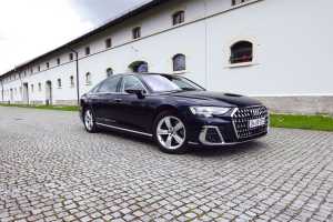 Mit der Kombination aus klassischem Verbrennungsmotor und modernen Hybridtechnologien bietet der A8 ein ausgewogenes Verhältnis aus Leistung, Effizienz und Komfort. Bild: T. Kanzler