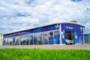 Ein sauberes Taxi macht auf den Fahgast einen besseren Eindruck – gut, wenn man da bei der Autowäsche sparen kann. Bild: Imo Car Wash