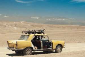 Der kürzeren Karriere in Europa folgte eine lange, bis heute andauernde in Afrika: der Peugeot 404 in der Westsahara. Bild: Peugeot