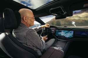 https://taxi-heute.deKurvencarven in den Alpen: geht mit Yoke-Lenkrad wunderbar, solange die Kurven keine engen Haarnadeln werden. | Foto: Mercedes-Benz