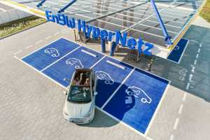 Bis zu 60 Prozent günstiger unterwegs: Der HPC-Betreiber EnBW wirbt für die Kostenvorteile der E-Mobilität, auch wenn der Tankrabatt temporär etwas Abhilfe verschaffen sollte. | Foto: EnBW