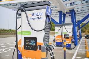 Die Ladeassistenz stellt gezielte Fragen zum jeweiligen Problem und kann bei Bedarf alternative Ladepunkte in der Nähe nennen. | Foto: EnBW