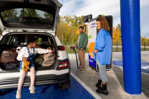 Für immer mehr Menschen eine Alternative: Die E-Mobilität fährt allmählich aus der Nische und Reichweiten- oder Ladeinfrastrukturbedenken sind weitgehend unbegründet, meint der BDEW. | Foto: EnBW