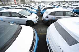 Gestrandet: Hersteller wie BYD, die eigene Frachtschiffe für den Import von E-Fahrzeugen betreiben, wären direkt betroffen - wollen aber eigene Fabriken in Europa aufbauen. | Foto: dpa/Lars Penning