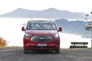 Hier ist sein Revier: Der Ford E-Tourneo Custom AWD ist ein Gipfelstürmer!| Foto: Ford