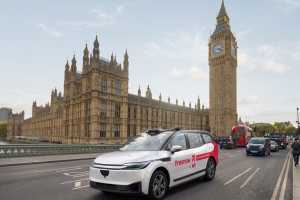 Apollo Go'nun RT6'sı yolculuk paylaşımında kullanılmak üzere geliştirilmiştir ve öncelikle Londra'nın Brent ilçesinde denenmektedir. | Fotoğraf: Freenow by Lyft