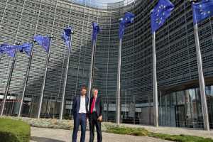 Verbandspräsident Gregor Beiner und der Pariser Taxizentralenchef Armand Joseph-Oudin tauschten sich mit Vertretern europäischer Institutionen aus. | Foto: BVTM