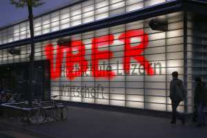 Die Hochschule Luzern hat eine Studie veröffentlicht, die Uber u. a. als Innovator im Mobilitätssektor bezeichnet- Auftraggeber der Studie: Uber selbst.| Foto: Hochschule Luzern/KI