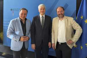 Antrittsbesuch im Bundesministerium für Verkehr (v. l. n. r.): Patrick Meinhardt, Bundesverkehrsminister Steffen Bilger, Sascha Waltemate.| Foto: VSPV