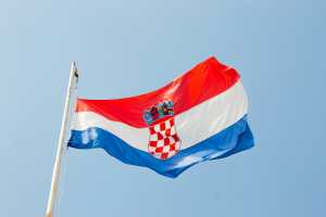 Tourismus in Kroatien: Berichte über hohe Taxikosten belasten das Image beliebter Reiseziele. | Foto: Niels Bosman via Unsplash