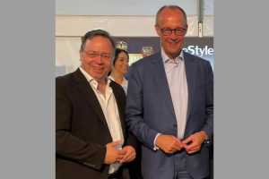Patrick Meinhardt (li.) traf Friedrich Merz bereits mehrmals, um für die Belange des Taxi-Gewerbes zu werben.| Foto: TMV