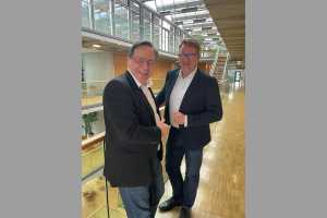 Patrick Meinhardt (li.), Hauptgeschäftsführer des TMV, trifft Carsten Müller von der CDU.| Foto: TMV