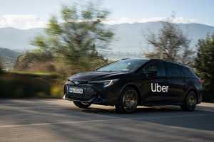 Vollgas für die Plattform - Toyota intensiviert die Zusammenarbeit mit Uber.| Foto: Toyota/KI