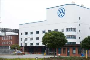 Steht ab 2026 ohne Auftrag da: Das kleine VW-Werk in Osnabrück. | Foto: dpa/Philipp Hülsmann