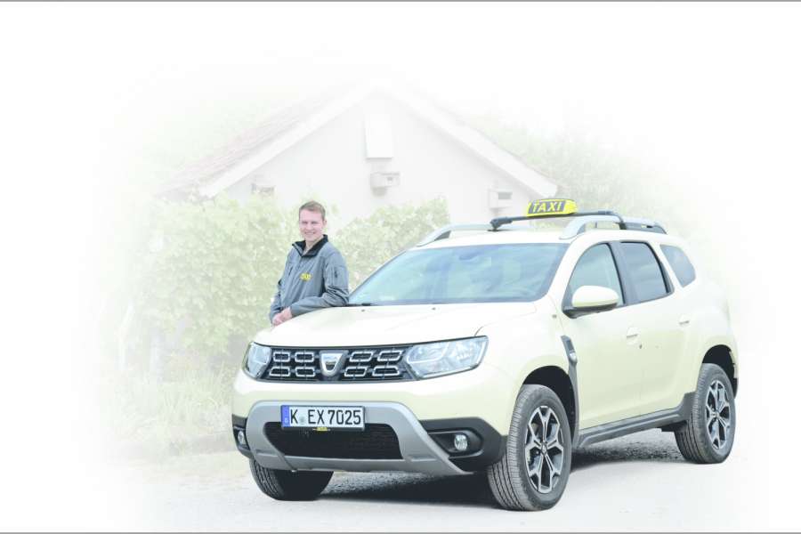 LED-Tagfahrlicht haben alle Duster II. Zur „Prestige“-Ausstattung gehören Alu-Räder mit Reifen der Dimension 215/60 R 17, mit denen das Fahrwerk komfortabel abgestimmt ist. Bild: Dietmar Fund