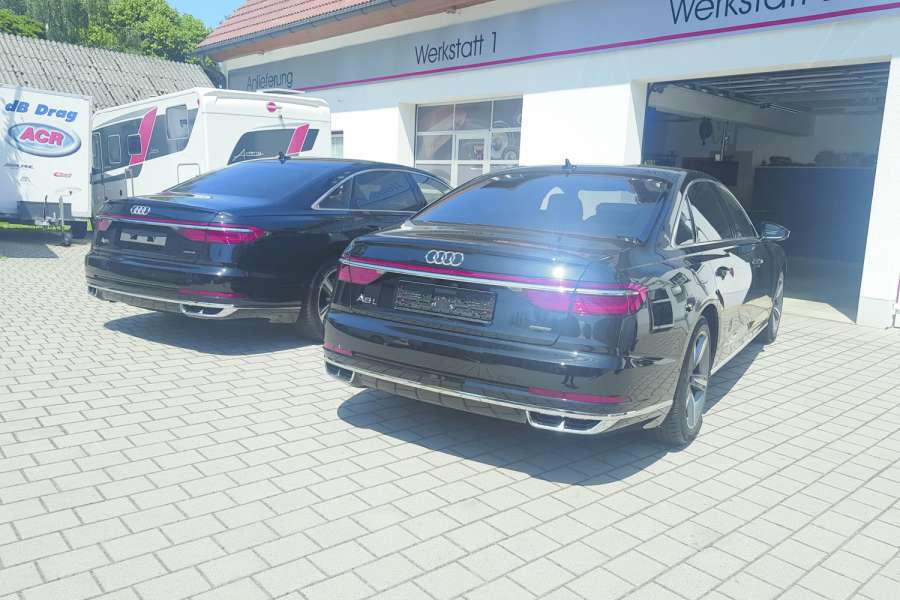 Die beiden Langversionen des neuen Audi A8 haben ACR als zugelassene Mietwagen verlassen. Bild: ACR Pfaffenhofen