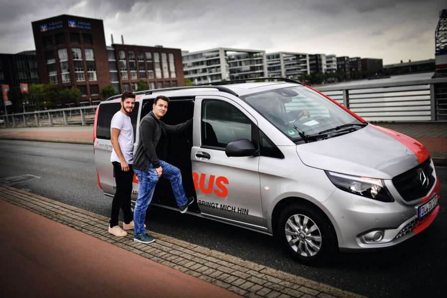 Pooling-Verkehre stehen für die neue Mobilitäts-Welt. Bei ihnen sollen besonders solche gefördert werden, die in den ÖPNV integiert sind wie hier in Duisburg. Bild: Daniel Tomczak/DVG