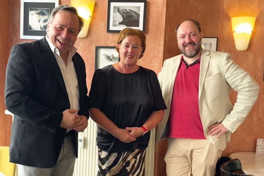 Kämpfen für die gesetzliche Verankerung des Inklusionstaxis im Sozialgesetzbuch: Patrick Meinhardt, Michaela Engelmeier und Sascha Waltemate (v.l.n.r.). Bild: VSPV