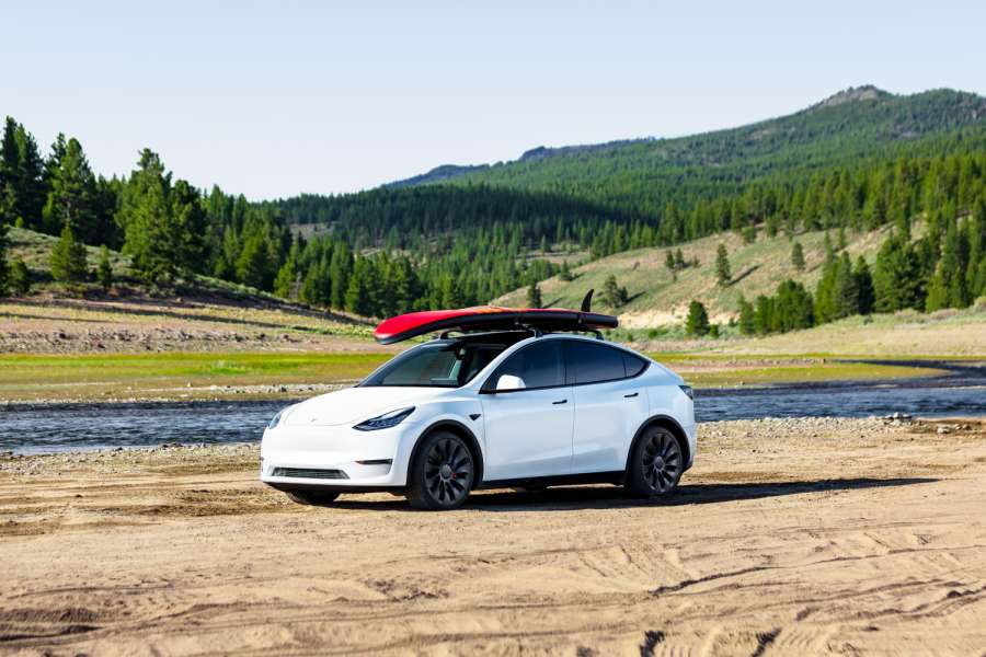 Optisch wirkt das Model Y kompakter als es ist. (Foto: Tesla)