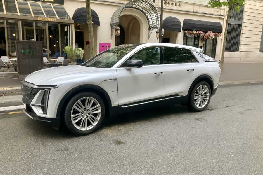 Klare Ansage: Mit dem Lyriq will Cadillac in Europa vor allem den deutschen Premiums Paroli bieten. | Foto: G. Soller