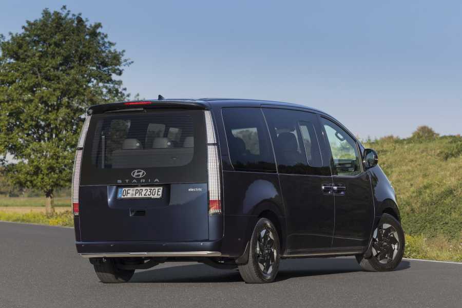 https://taxi-heute.deRaumschiff mit viel Platz - der Hyundai Staria.| Foto: Hyundai