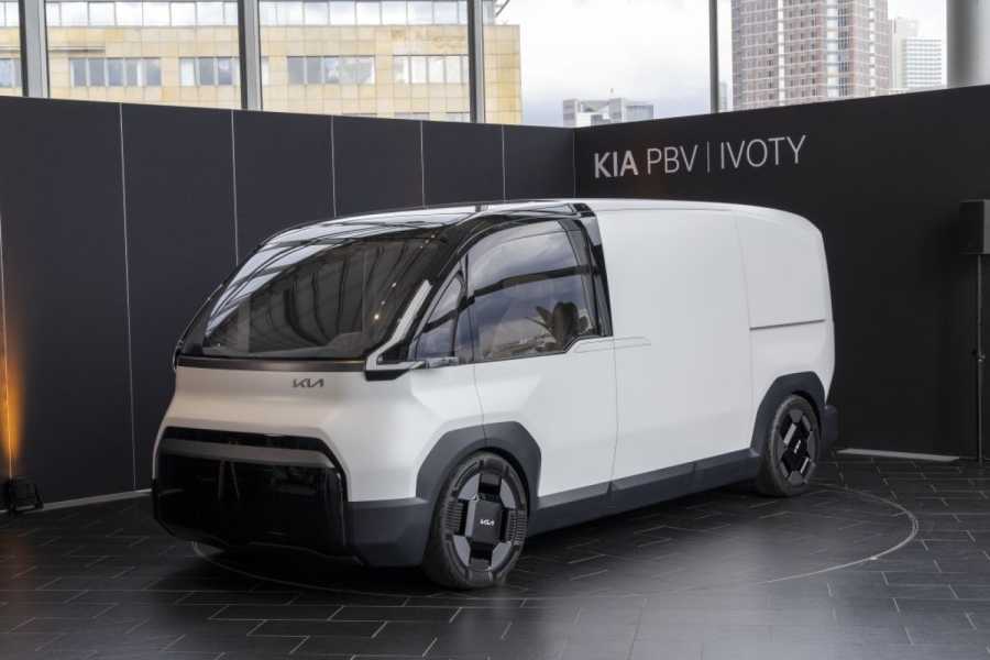 Space Shuttle für die Erde: Den größeren PV7 präsentierte man als Mock-up bereits in Frankfurt. Vorher kommt aber der kleinere PV5. | Foto: Kia