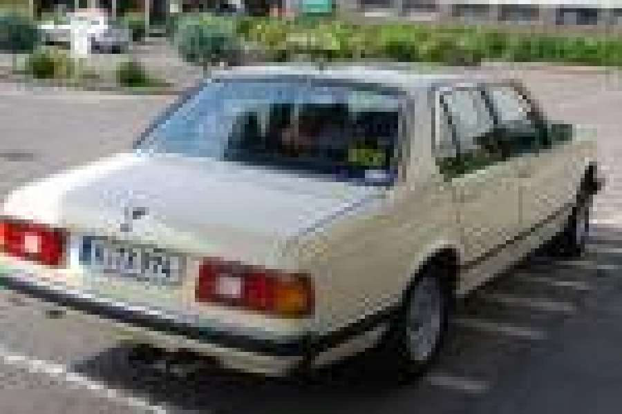 Bild:So sieht der BMW E 23 als Taxi aus