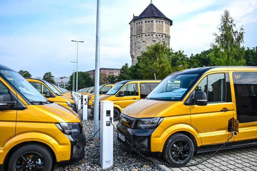 Moia vehicles at the charging field in Hanover: The withdrawal of the ride-pooling provider is changing the mobility offering in the city. | Photo: Moia