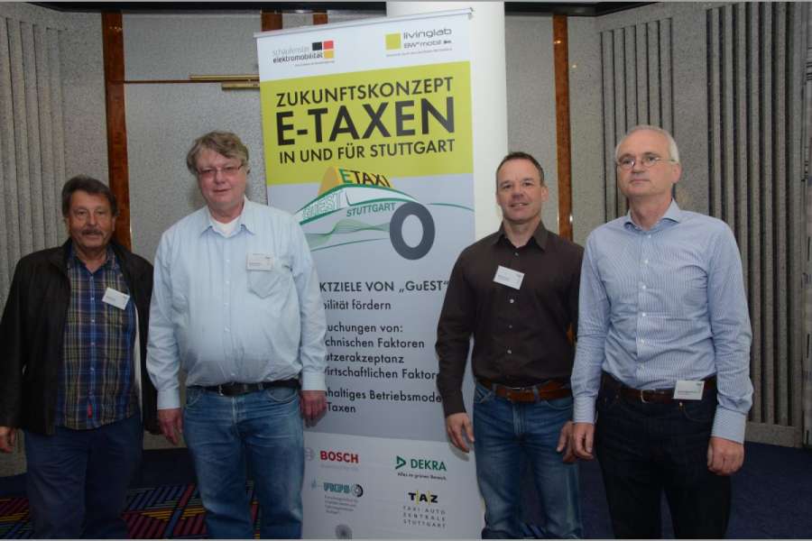 Joachim Wolf (v. l.), Albrecht Henke, Markus Kukral und Günther Mannschreck waren die vier Elektro-Pioniere, die bei der Zwischenbilanz den Journalisten Rede und Antwort stehen mussten.