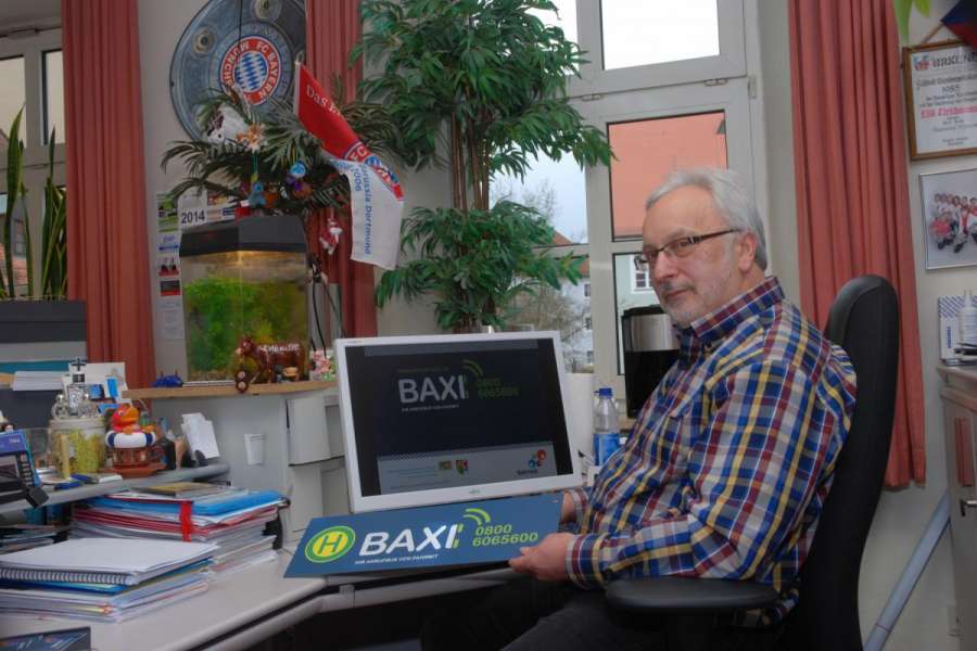 Peter Zimmert arbeitet im Landratsamt Tirschenreuth an einer weiteren Ausdehnung des BAXI. (Foto: Dietmar Fund)