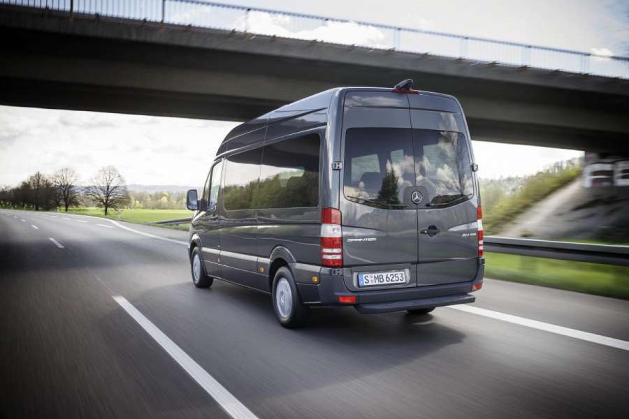 Das neue Sprinter-Einstiegsmodell 314 CDI bietet jetzt mehr Leistung und ein höheres Drehmoment. (Foto: Daimler AG)