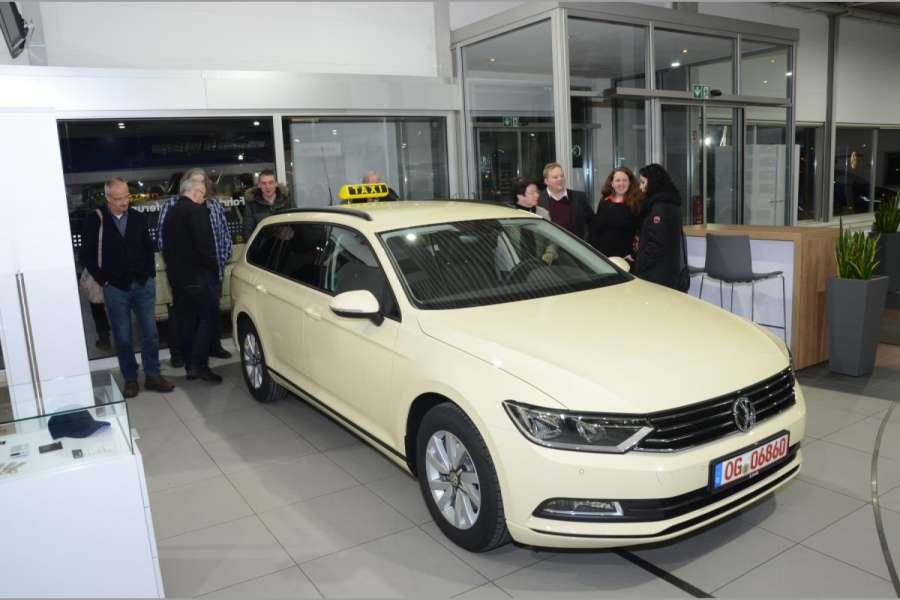 Konformitätserklärungen zum Beispiel für Passat-Taxis hält Volkswagen für seine Pkw-Modelle auf seiner Taxi-Seite bereit. (Foto: Dietmar Fund)