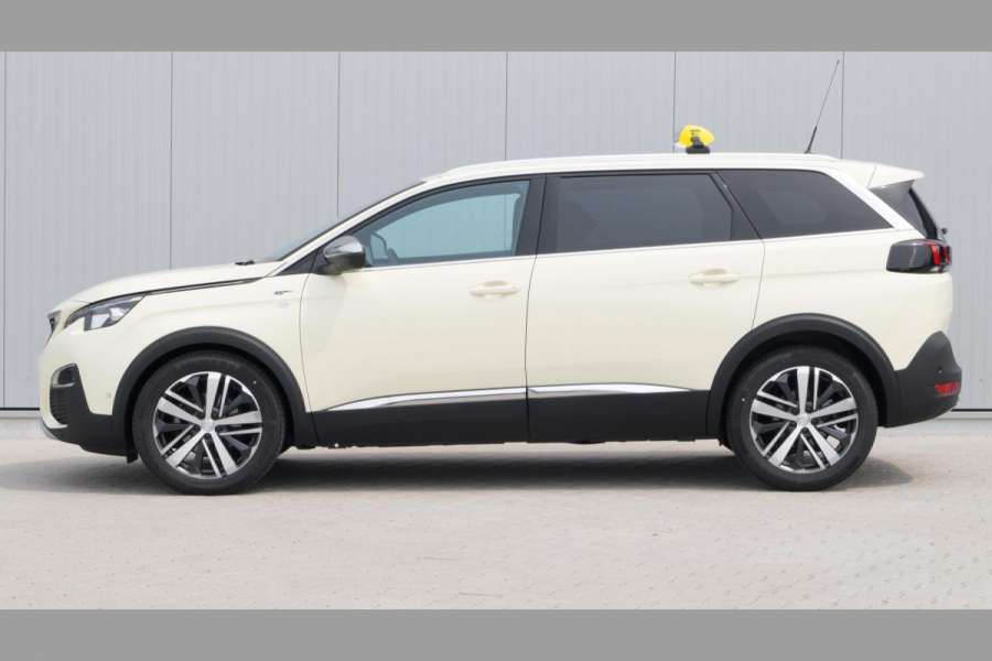 Auch für die zweite Generation des 5008 hat Peugeot wieder ein Taxi-Paket entwickeln lassen. (Foto: INTAX)