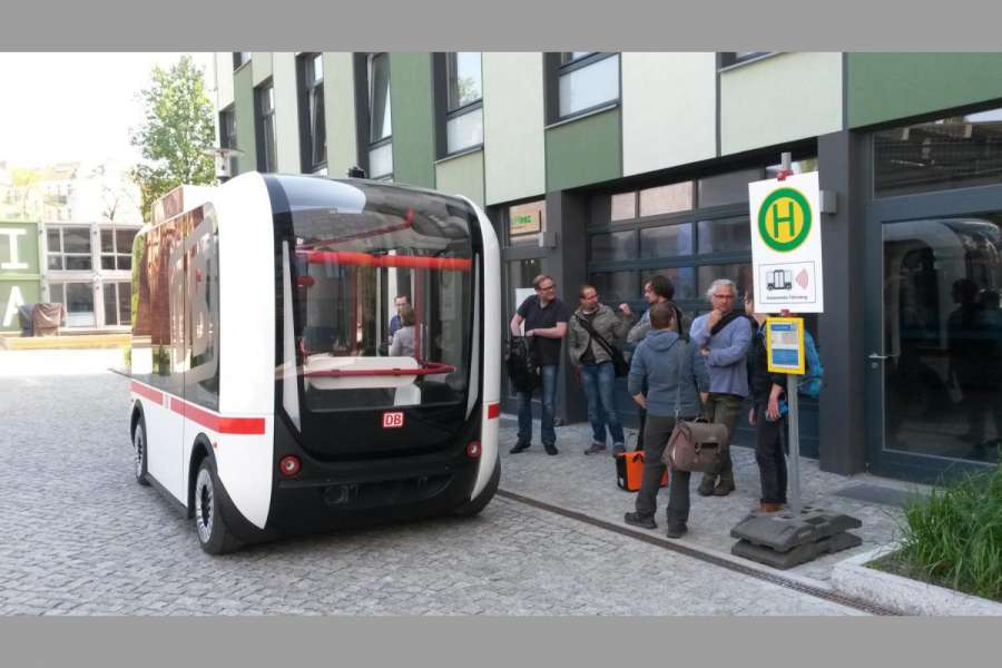 Die Forscher sehen solche autonom fahrende Kleinbusse auch als „Robo-Taxis“ für ländliche Regionen. (Foto: PTV)