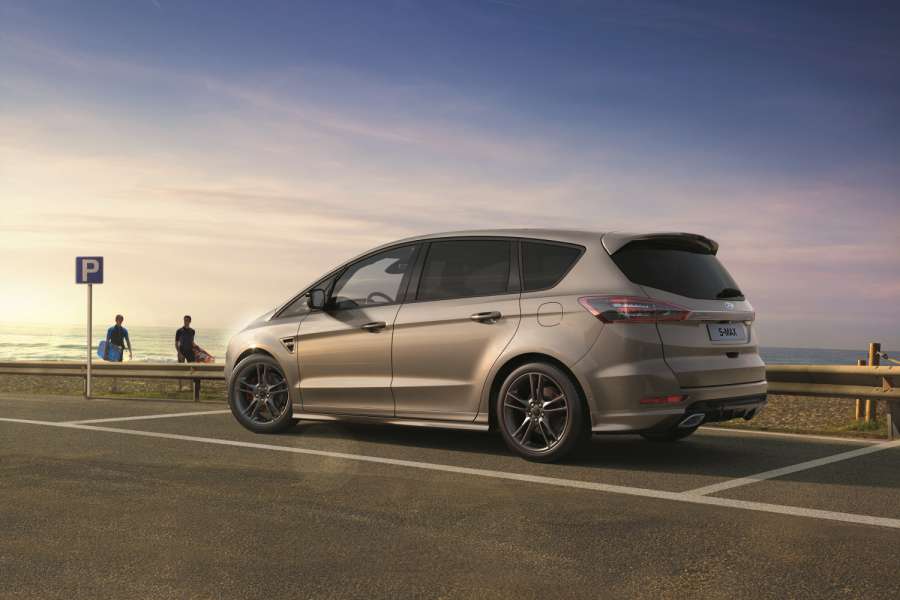 Optisch haben sich die auch mit einem Taxi-Paket von INTAX lieferbaren Vans (hier der S-Max) nicht verändert. (Foto: Ford)