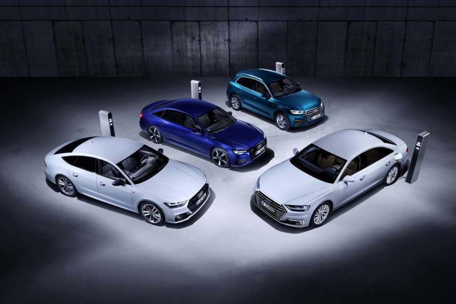 Die Plug-in-Hybride tragen den Namenszusatz „TFSI e“. Im Bild sind auch die fürs mobile Gewerbe irrelevanten Modelle A7 und Q5 zu sehen. (Foto: Audi)