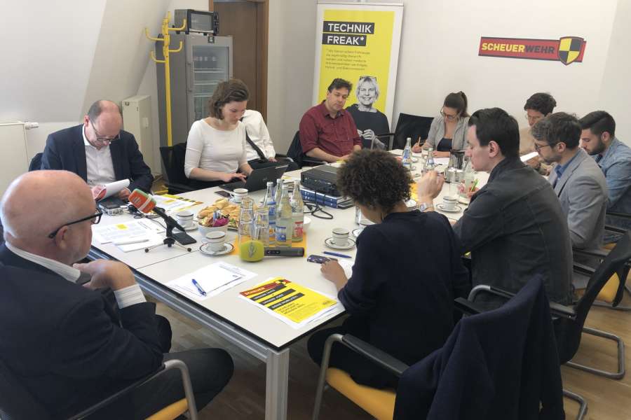 Über Vertreter von Berliner Tageszeitungen und von Presseagenturen wollte der Bundesverband Taxi und Mietwagen e.V. (vormals BZP) die Öffentlichkeit über seine Taxi-Demos informieren. (Foto: Matthias Tüxen)