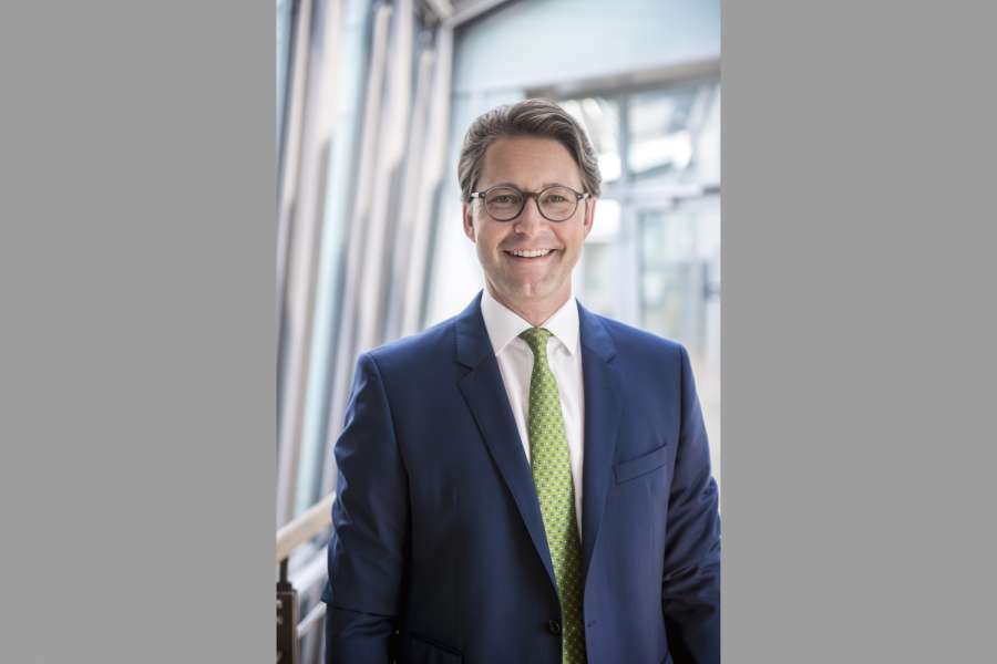 Der Bundesminister für Verkehr und digitale Infrastruktur (BMVI), Andreas Scheuer, könnte sich in Sachen Rückkehrpflicht für Mietwagen doch noch als lernfähig erweisen. (Foto: BMVI)
