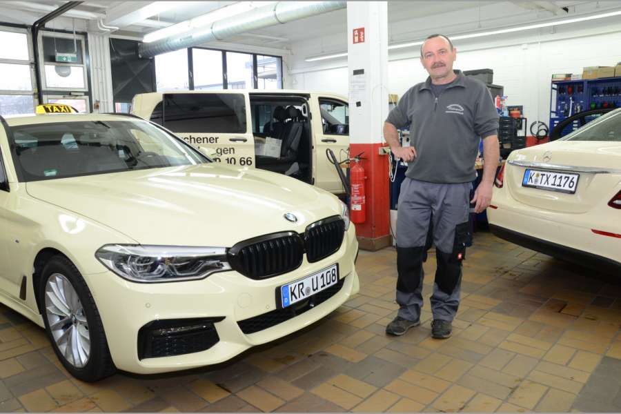 Der rührige Taxi-Umrüster Jürgen Weberpals hat sich zuletzt als Partner des Kölner Opel-Händlers Paul Bauer, der Kölner Mercedes-Niederlassung und als BMW-Umrüster einen Namen gemacht. (Foto: Dietmar Fund)