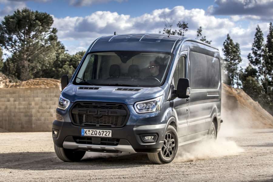 Der Transit wird entweder mit mechanischen Sperrdifferential geländegängiger oder aber mit Allradantrieb. (Foto: Ford)