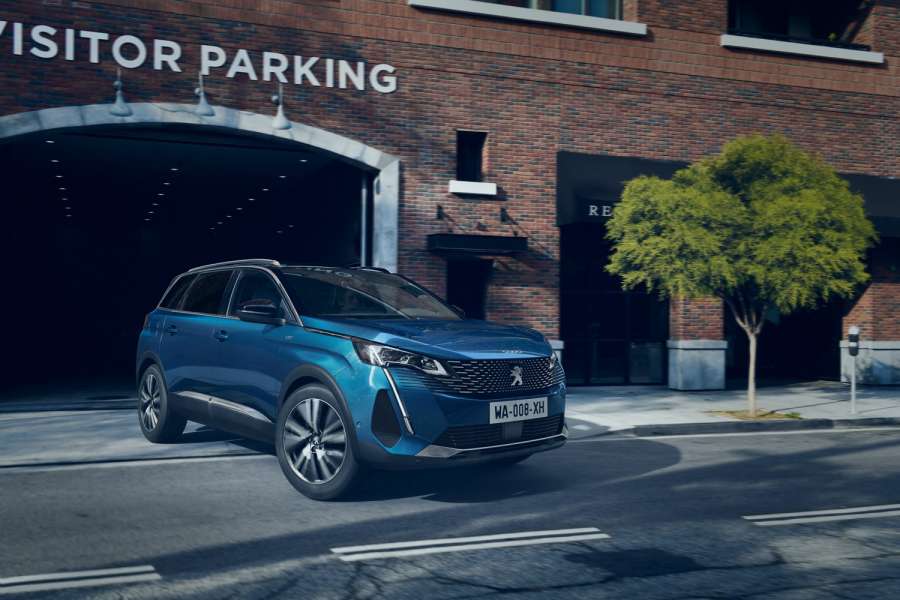 Mit neuer Front und neuen Rückleuchten wendet Peugeot die üblichen Maßnahmen zur Auffrischung älterer Modelle an. (Foto: Peugeot)