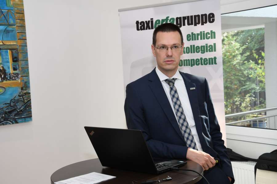 Laut Geschäftsführer Michael Oppermann steht der Bundesverband Taxi und Mietwagen e.V. zunächst einmal unter der Leitung von zwei Vertretern großstädtischer Taxizentralen. (Foto: Dietmar Fund)