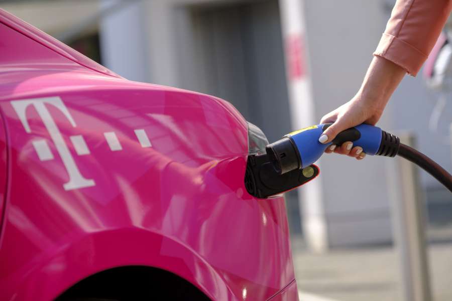 Telekom und Vattenfall denken bei ihrer Kooperation eher an Wechselstrom-Wallboxen und weniger an Schnellladestationen. (Foto: Deutsche Telekom)
