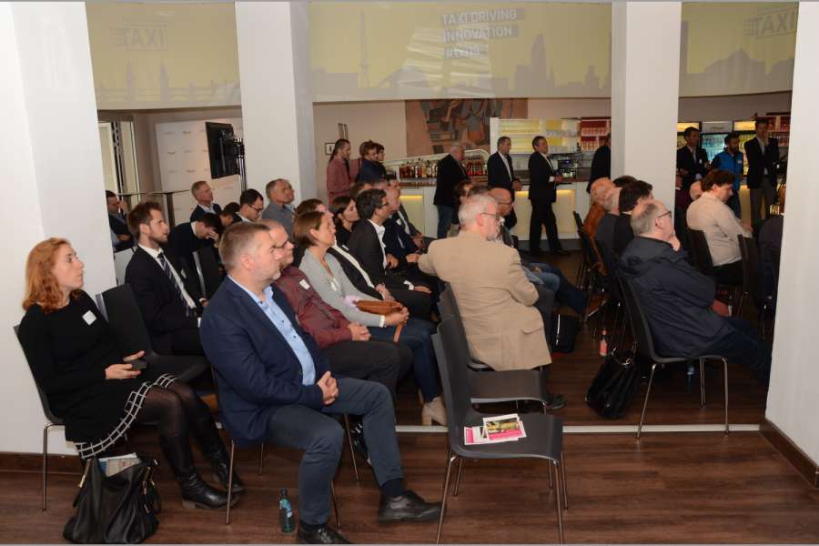 Der flankierende Kongress zur Taximesse fällt für den BVTM 2022 flach. Daher sucht er eine Alternative, die auch dem Format Taxi Driving Innovation von 2019 (Foto) und 2020 ähneln könnte. (Foto: Dietmar Fund)