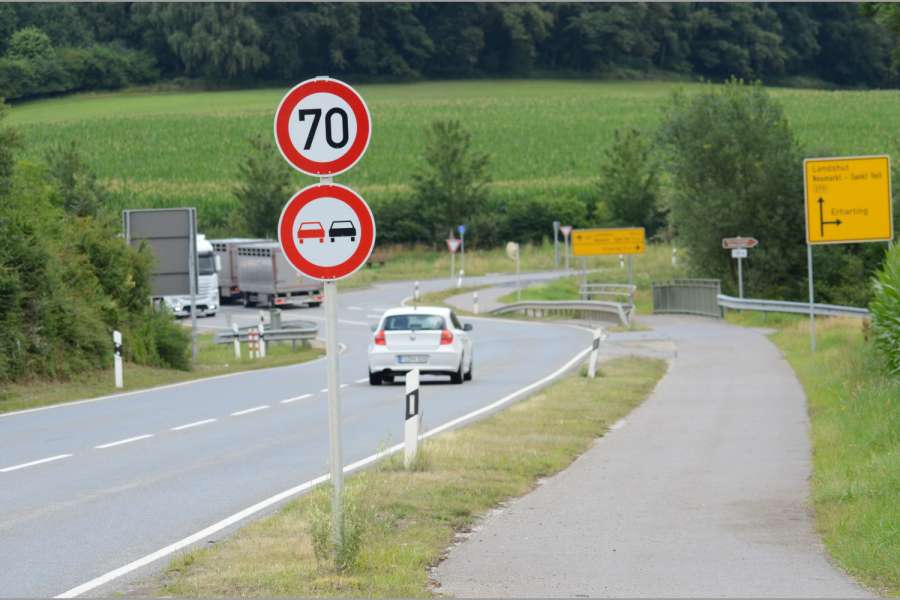 Tempolimits zu missachten, ist generell keine gute Idee. Noch schlechter ist es, mehrere gleiche Limits hintereinander zu ignorieren. (Symbolfoto: Dietmar Fund)