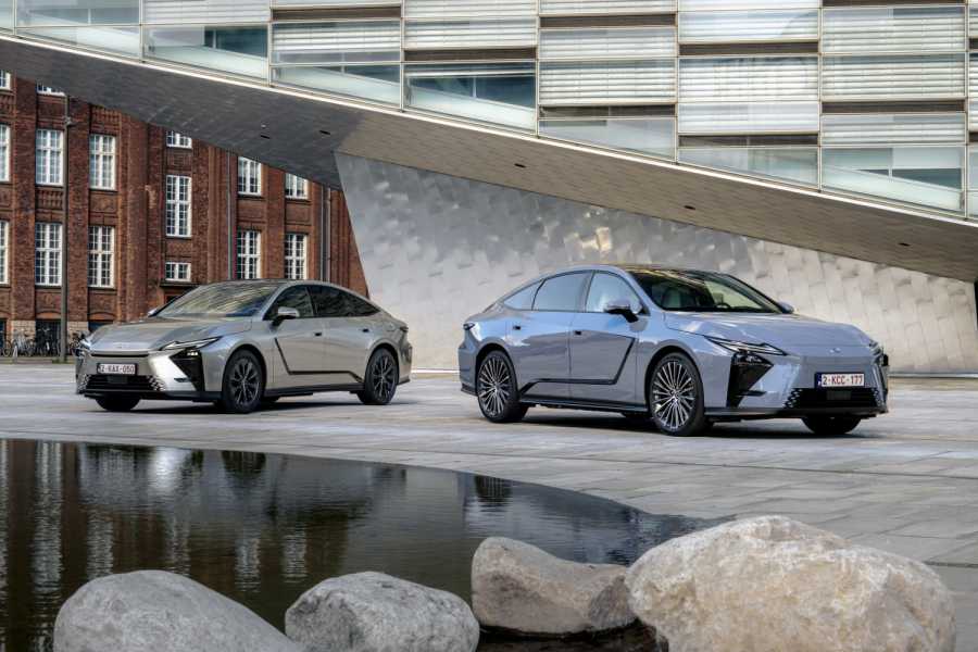 Der neue Lexus ES stand uns in Kopenhagen und Umgebung als Hybrid und als reine Elektro-Variante zur Verfügung.| Foto: Toyota
