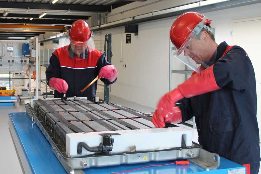 Innerhalb der ersten 80 Prozent der Batterielebensdauer ist die Reparatur fast immer die wirtschaftlichere und ökologischere Wahl gegenüber dem Austausch des Akkus. (Foto: Daimler Buses Schweiz AG)