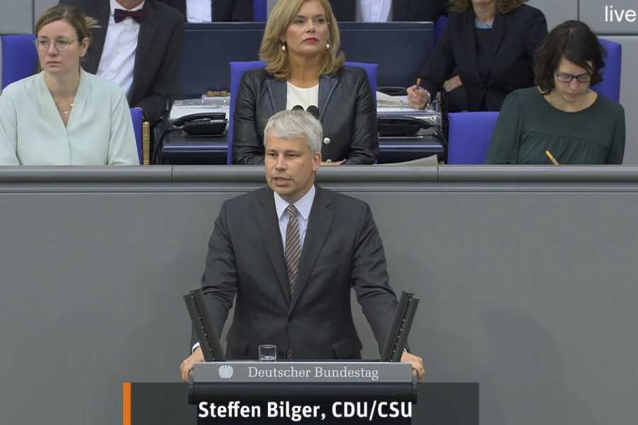 Steffen Bilger soll nun Verkehrsminister werden - immerhin diesmal ein Politiker, der sich in der Vergangenheit bereits mit Verkehrspolitik beschäftigt war.| Foto: CDU