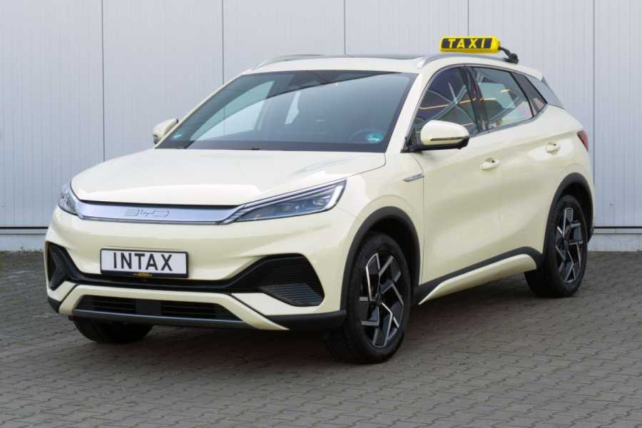 Umrüster Intax bietet drei Modelle des Chinesischen Herstellers als Taxi an - hier der Atto 3.| Foto: Intax