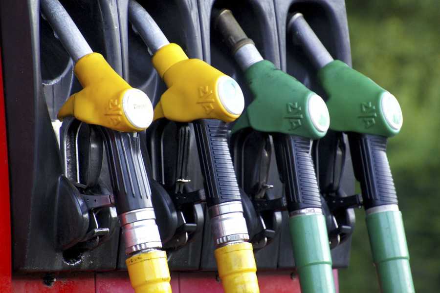 Nicht nur für Benzin und Diesel - auch für den Ladestrom sollten die Entlastungen laut BVTM gelten.| Foto: Iade Michoko-pixabay